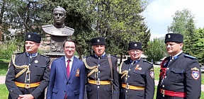Церемонија полагања венаца поводом 77. годишњице Велике Побједе у Беранама