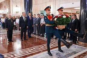 Выступление Министра иностранных дел Российской Федерации С.В.Лаврова на церемонии возложения венков к мемориальным доскам в здании МИД, посвящённой 77-й годовщине Победы в Великой Отечественной войне, Москва, 6 мая 2022 года